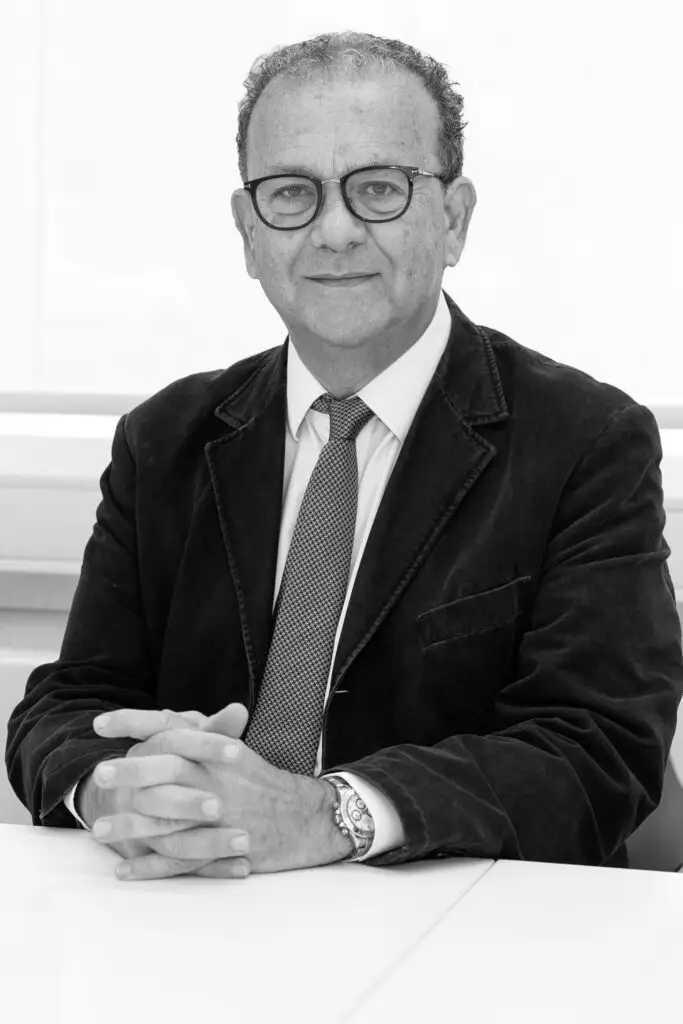 Howard Headshot in Black and White