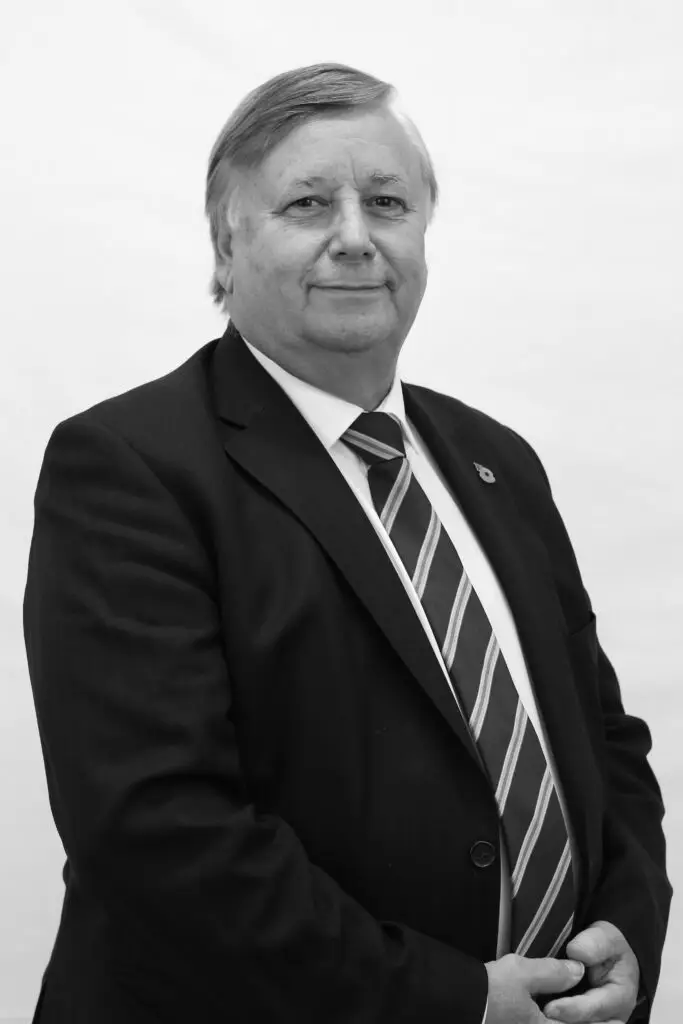 Richard Headshot in Black and White